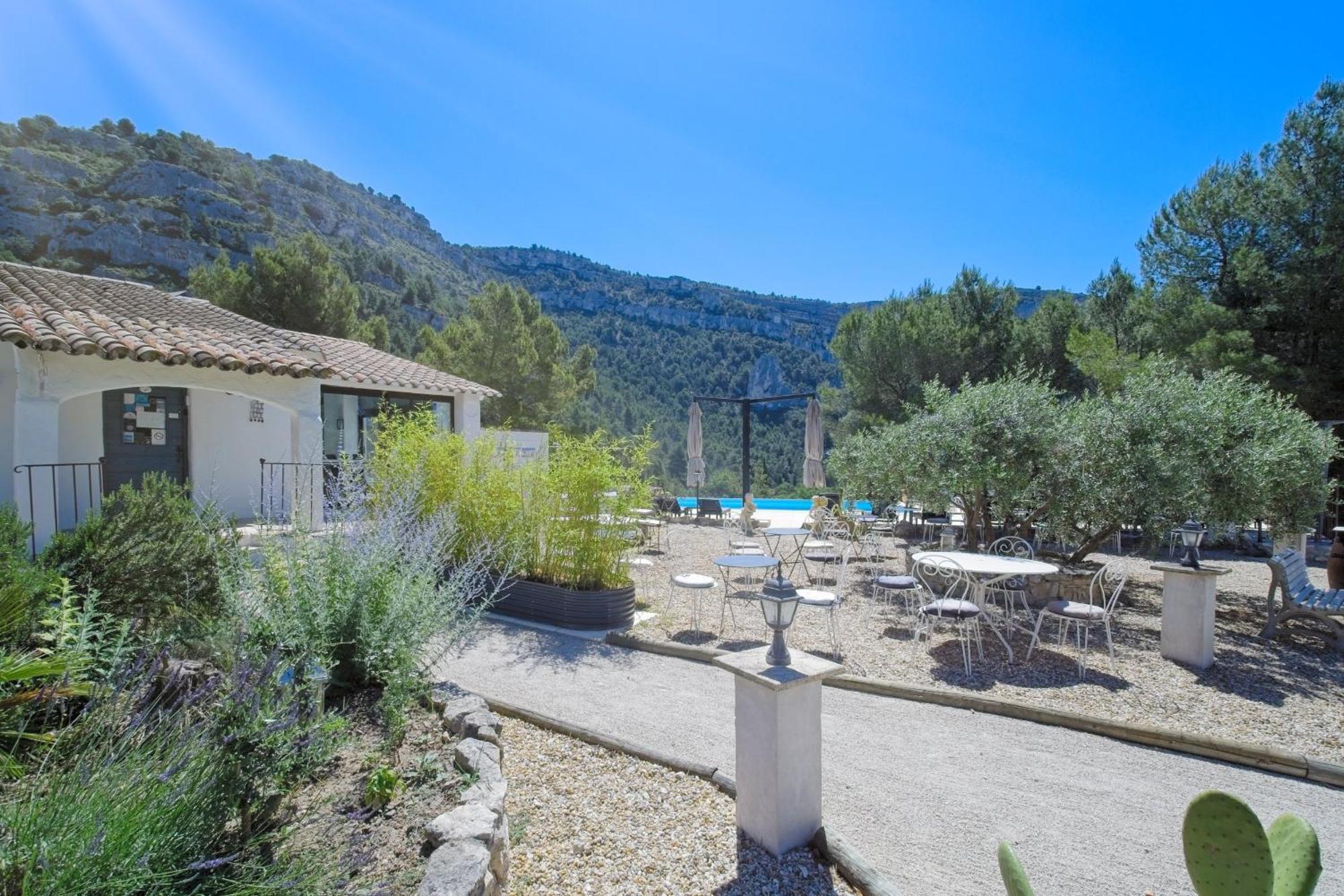 B&B Villa Chante Coucou Fontaine-de-Vaucluse Buitenkant foto